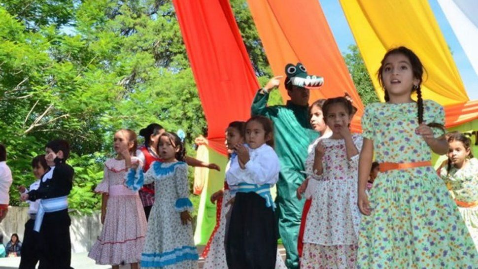 Es ley: enseñarán folclore en todas las escuelas del país