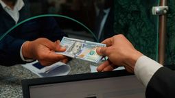 El dólar oficial subió y marcó un nuevo máximo&nbsp;
