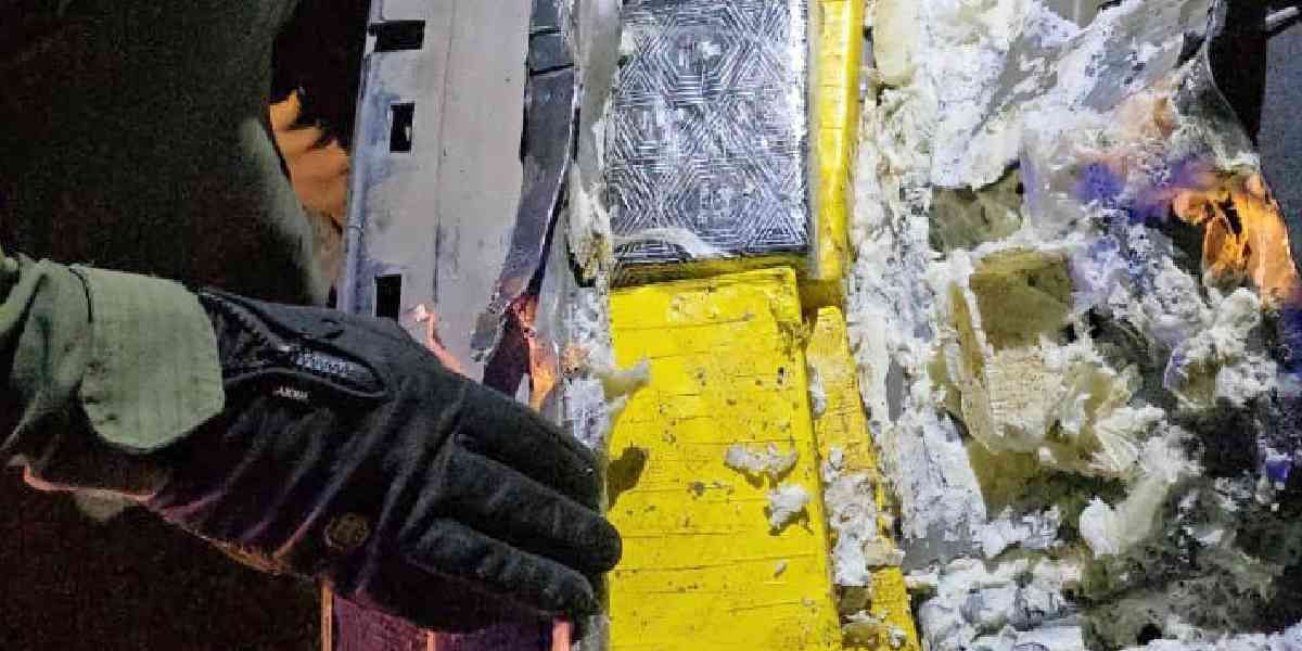 Salió de LaQuiaca con 100 kilos de cocaína en el auto y fue detenido en Santa Fe Salió de LaQuiaca con 100 kilos de cocaína en el auto y fue detenido en Santa Fe