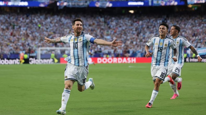 Goleada de Argentina a Argelia (Foto: Reuters)