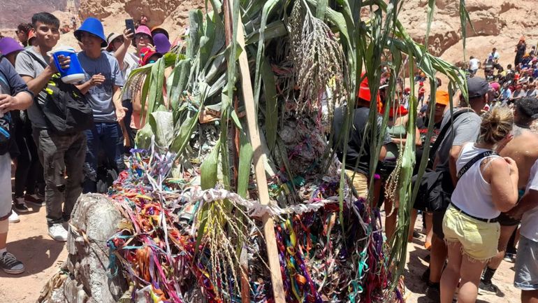Maimará celebra el carnaval junto a la comparsa cerro Negro