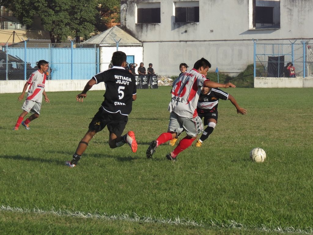 Lavalle se quedó con el clásico