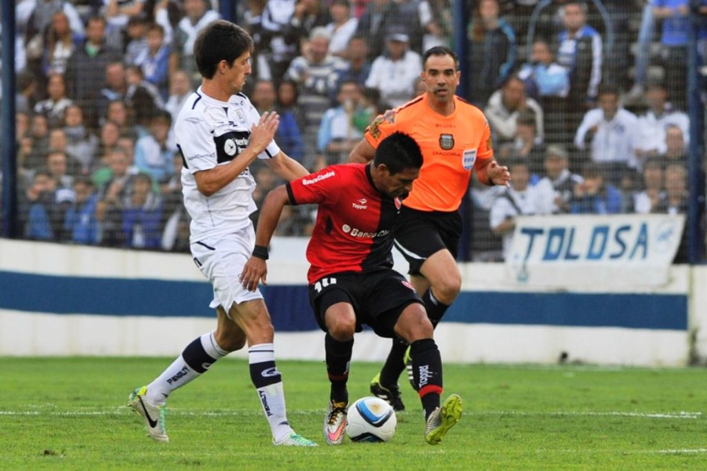 Gimnasia LP - Newells