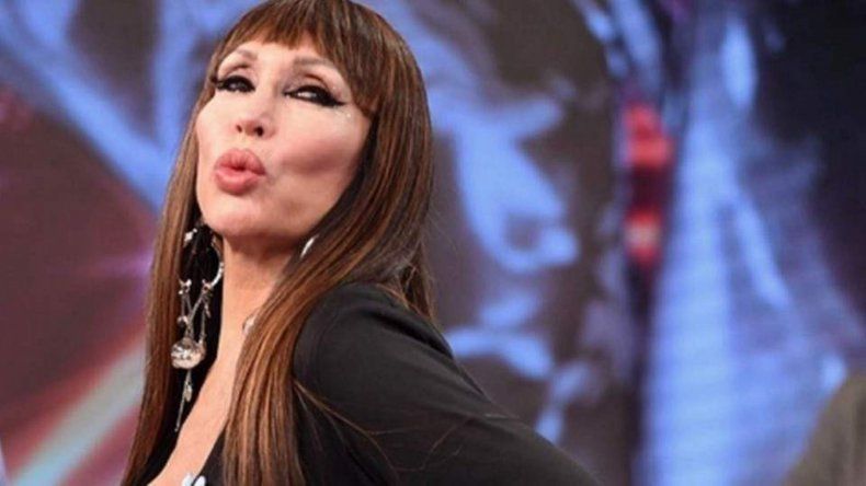 Moria Casán nadó desnuda y las redes sociales explotaron. Mirá el video