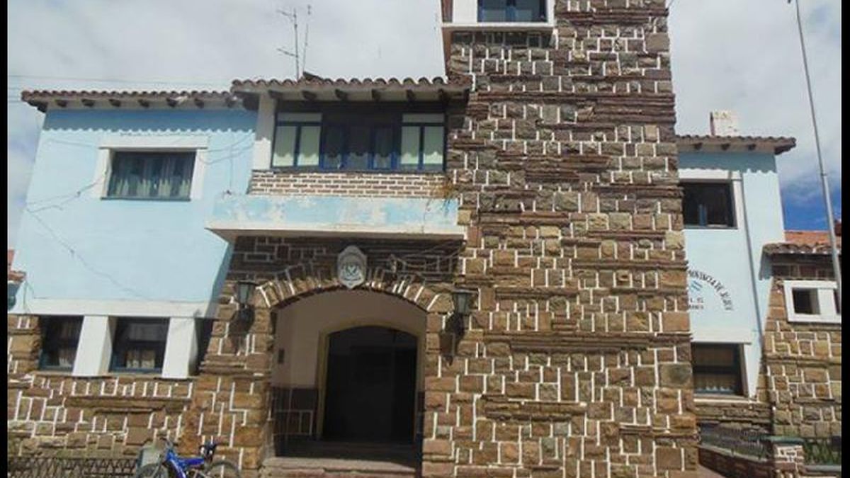 agredió a su pareja y a sus suegros y se fugó a Bolivia
