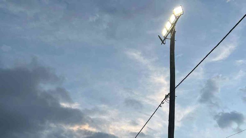 El Club Tiro y Gimnasia inauguró la iluminación en las canchas de fútbol