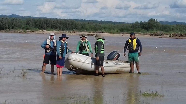 Buscan a dos hermanos de El Pericón reportados el 30 de enero y un hombre de Aguas Blancas desaparecido desde el 7 de enero en las aguas del rio Bermejo.