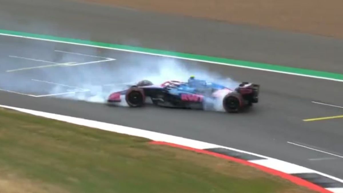 Franco Colapinto sufrió un accidente y quedó fuera de la clasificación del GP de Gran Bretaña
