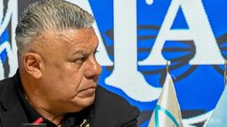 Piden enviar un exhorto a Suiza para investigar giros de dinero de la FIFA a una cuenta de Chiqui Tapia.