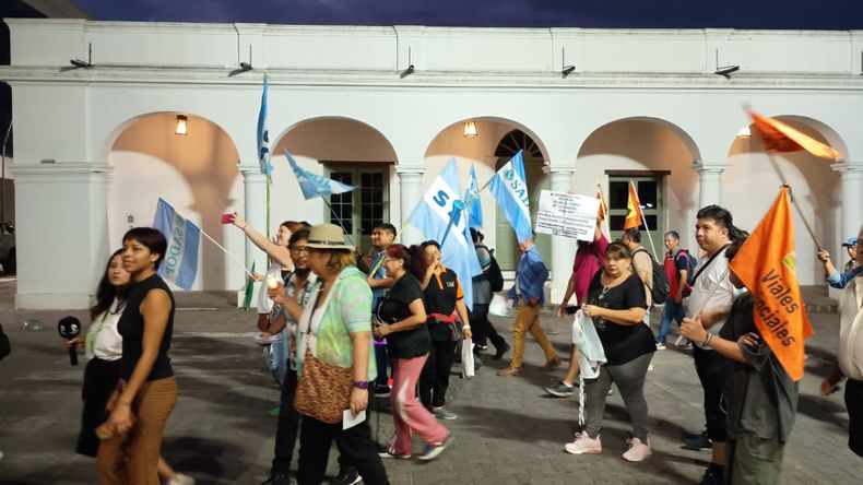 Gremios marcharon en Jujuy en rechazo a la oferta del Gobierno