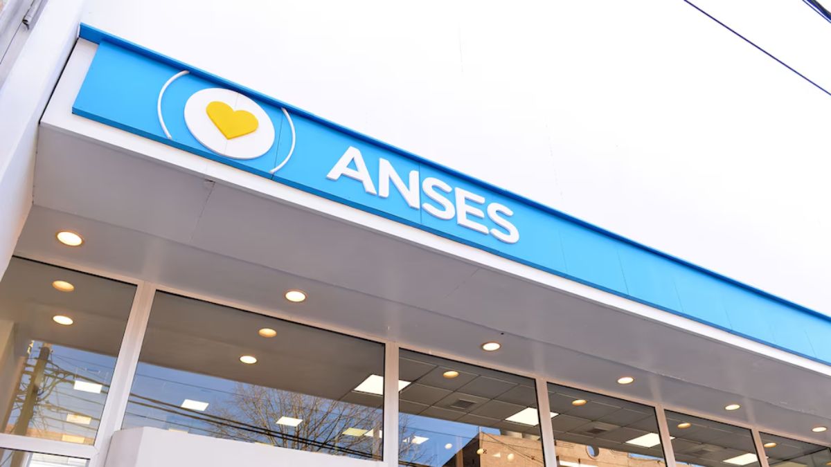 La jubilación mínima aumentará a $359.219,42 en febrero de 2026, según la actualización por inflación.