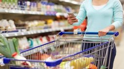 La confianza del consumidor cayó 5,7% en abril y alcanzó el peor nivel desde julio de 2024. &nbsp;