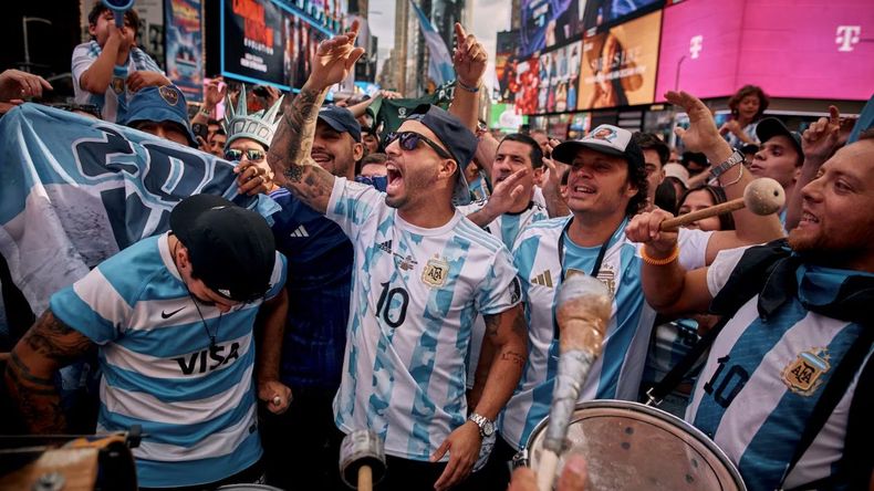 Banderazo argentino en Time Square (Foto: AP)