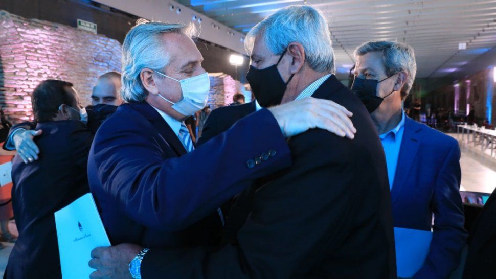 El vicegobernador Carlos Haquim junto al presidente Alberto Fernández