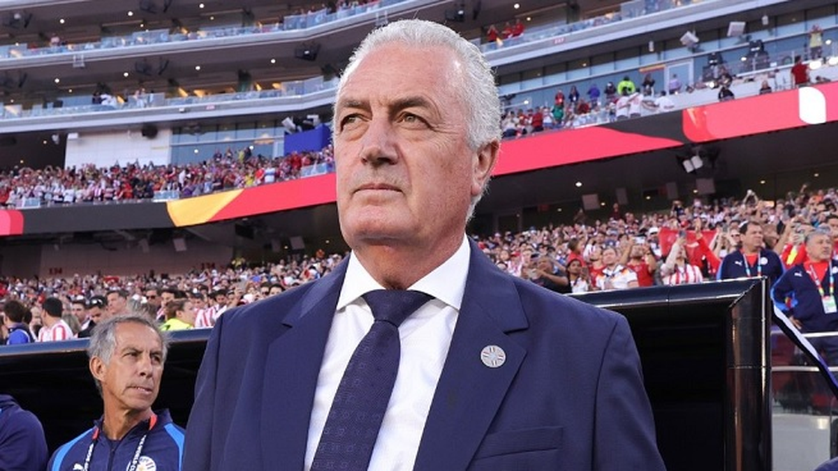 Gustavo Alfaro apuntó contra Kylian Mbappé y Francia: "Los vi pidiendo la hora"