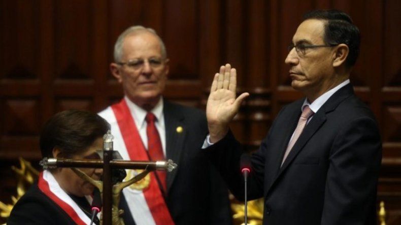 Perú: Martín Vizcarra juró como presidente