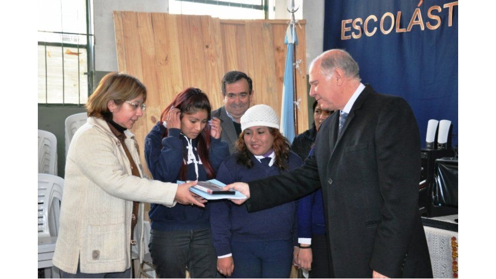 Entrega en escuelas