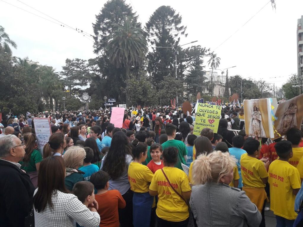 Procesión en el día de la Virgen