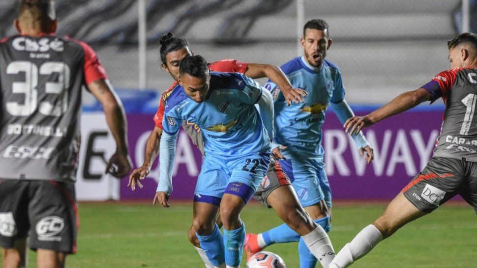 Bolívar venció por 2 a 1 a Arsenal de Sarandí