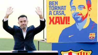Xavi volvió al club para tratar de sacar al Barcelona de la crisis.