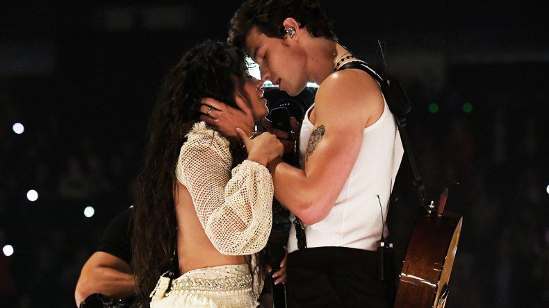 Camila Cabello reveló por qué no besa en vivo a Shawn Mendes