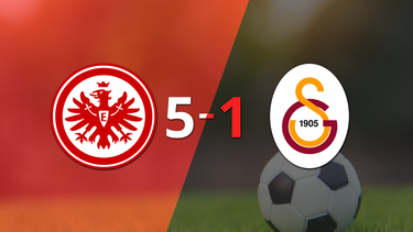 Jonathan Burkardt impulsó la victoria de Eintracht Frankfurt frente a Galatasaray con dos goles