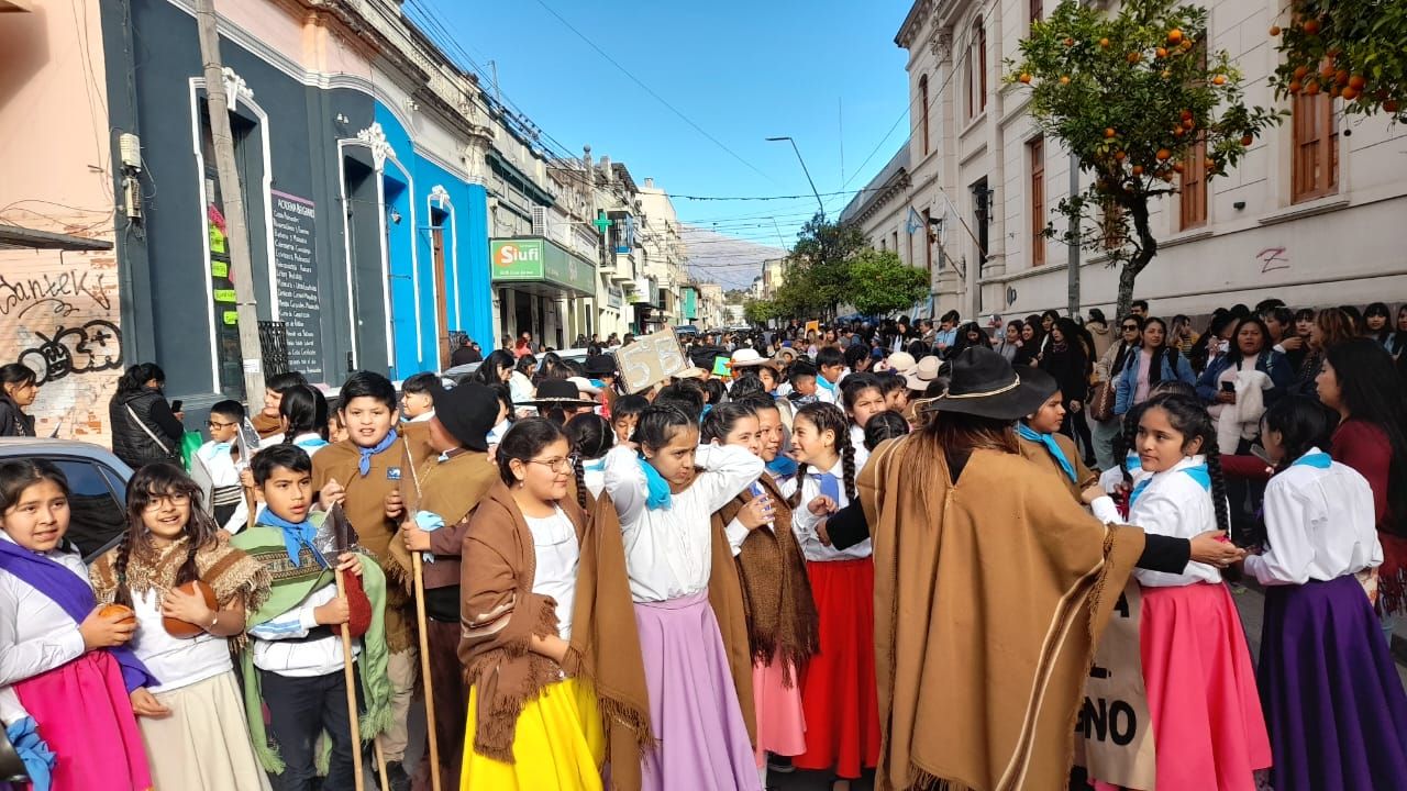 la escuela belgrano realizo su propia marcha evocativa: las fotos