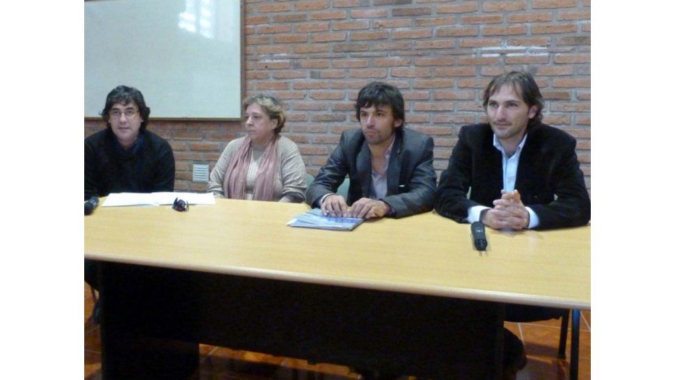 Firma con la UNJu y la Gerencia