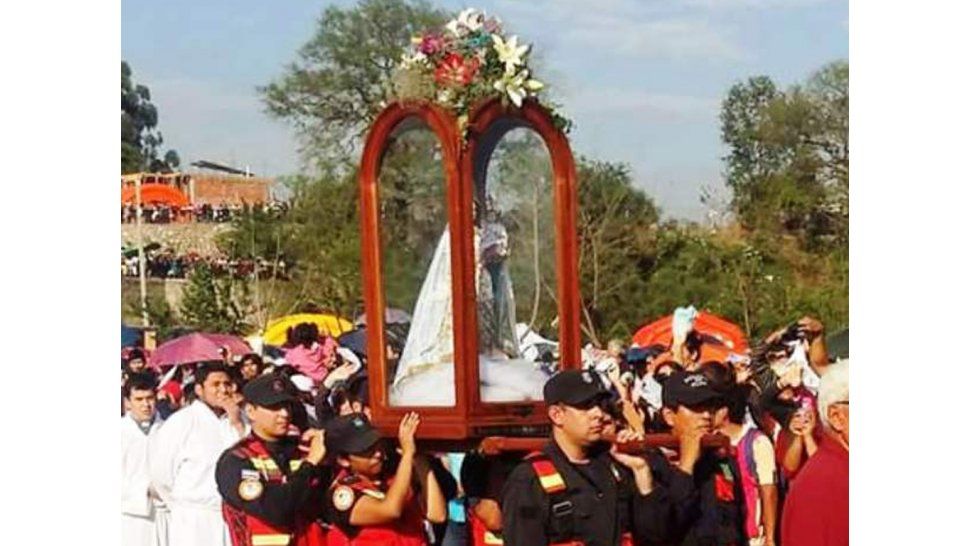 María llegando al Santuario