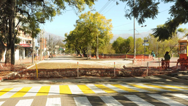 Habilitan tránsito y modifican recorridos de colectivos por avance de obras en av. Hipólito Yrigoyen