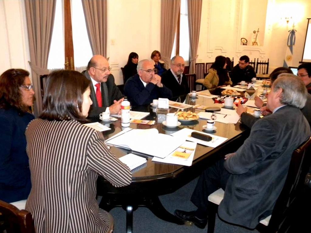 Reunión entre COPRETI e INPRES