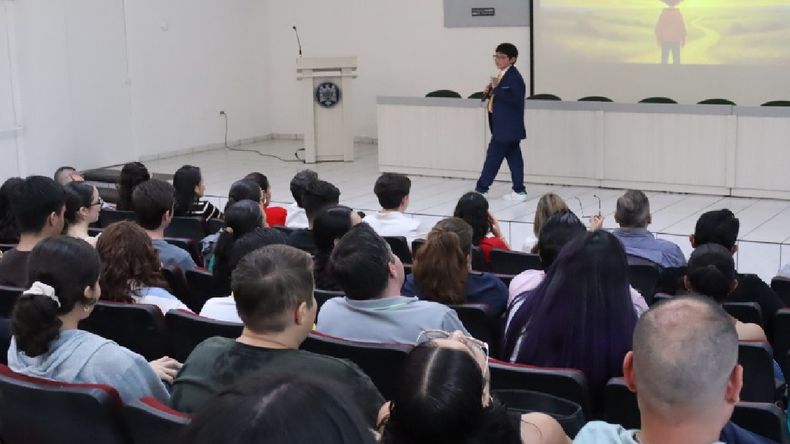 David es fundador de Macayos, una plataforma digital para prevenir el bullying