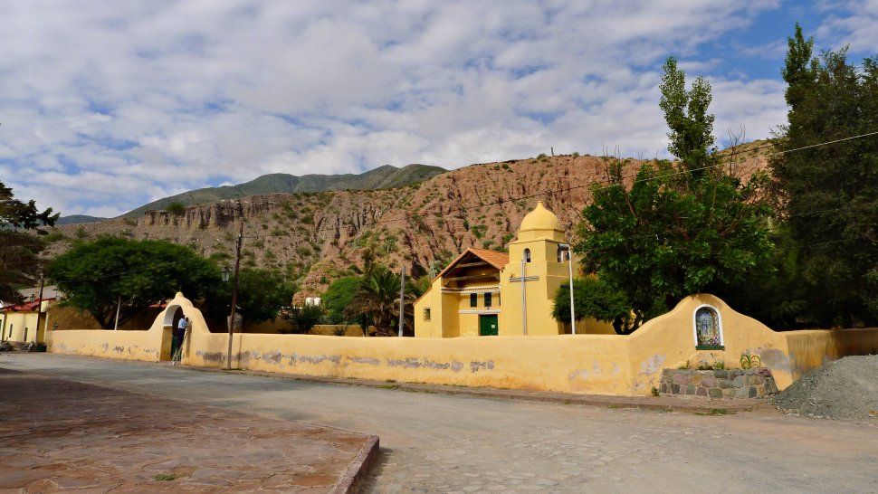 Entre cerros de colores y tradiciones prehispánicas: Tumbaya, imperdible