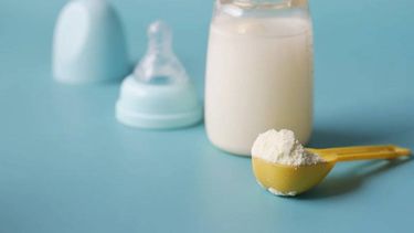 ANMAT retira del mercado una leche y un alimento en polvo para bebés