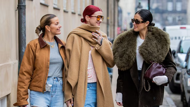Las mejores maneras de usar jeans durante el invierno sin sufrir el frio