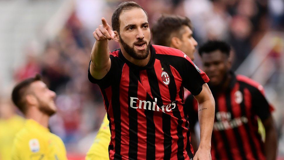El Pipa Higuaín se acomoda entre los goleadores de la liga italiana