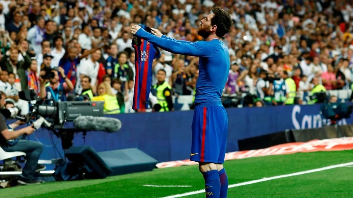 Un coleccionista pagó 450.000 dólares por la camiseta con la que Messi marcó su gol número 500.