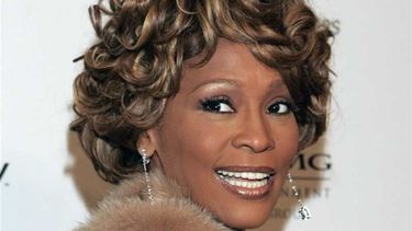 Whitney Houston, una artista muy recordada que sigue viva en sus canciones.