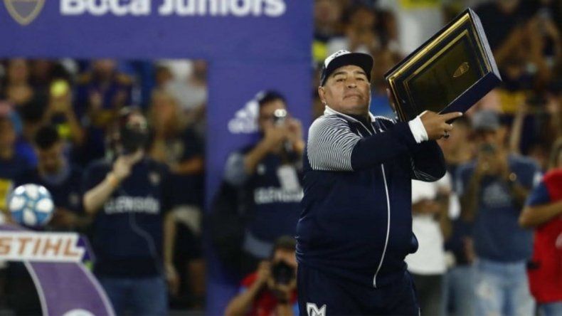 Diego Maradona en la Bombonera.