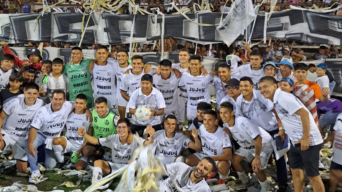 Altos Hornos Zapla a la final (Foto Facebook Zapla)