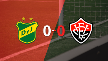 Sin goles, Defensa y Justicia y Vitória igualaron el partido