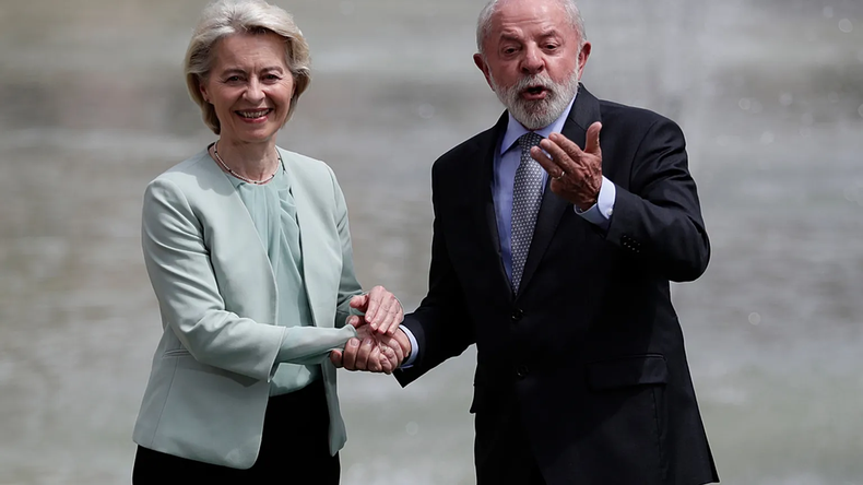 Luiz Inácio Lula da Silva y Ursula von der Leyen Luiz Inácio Lula da Silva y Ursula von der Leyen