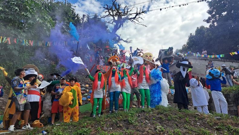 Carnaval en el Chingo: el barrio que se llena de color