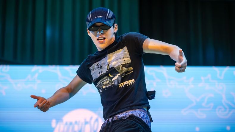 Quién es Back Koo Young, el cerebro detrás de las coreografías del K-pop que arrasan en TikTok.