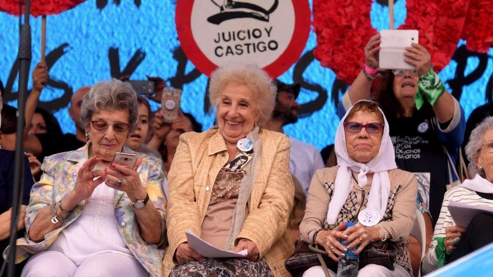 Las Abuelas de Plaza de Mayo serán candidatas al Premio Nobel de la Paz