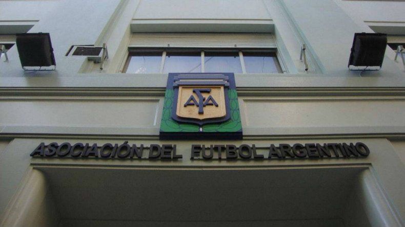 AFA pide que autoricen a entrenar a equipos que juegan la Libertadores