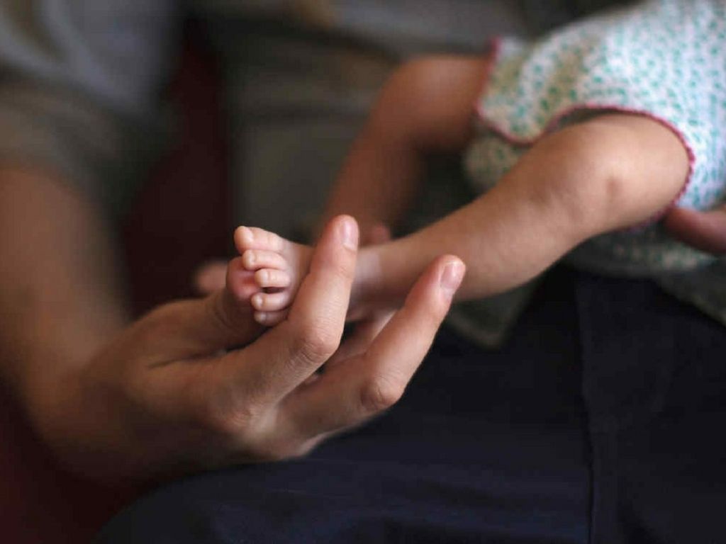 Familias de acogimiento para niños que necesitan un hogar que les brinde amor y contención.