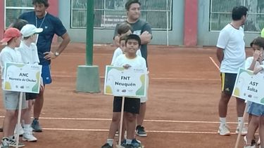 Nicolás Mendoza en el Nacional Sub 10 de tenis en Santiago del Estero