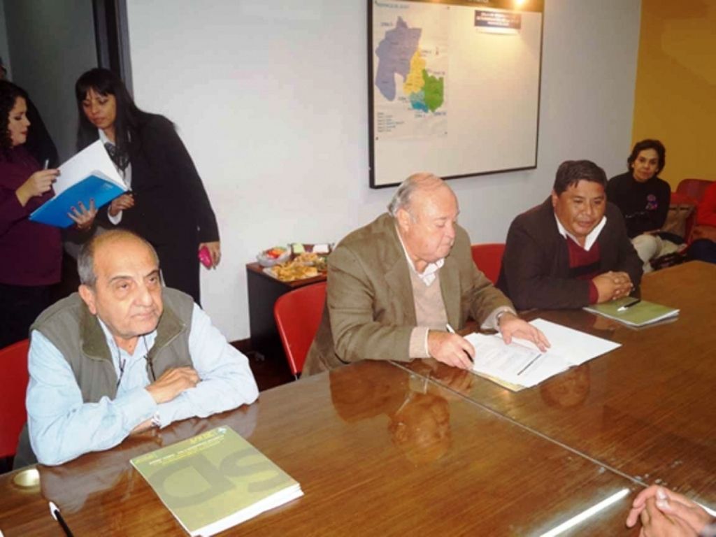 Intendentes firman acuerdo