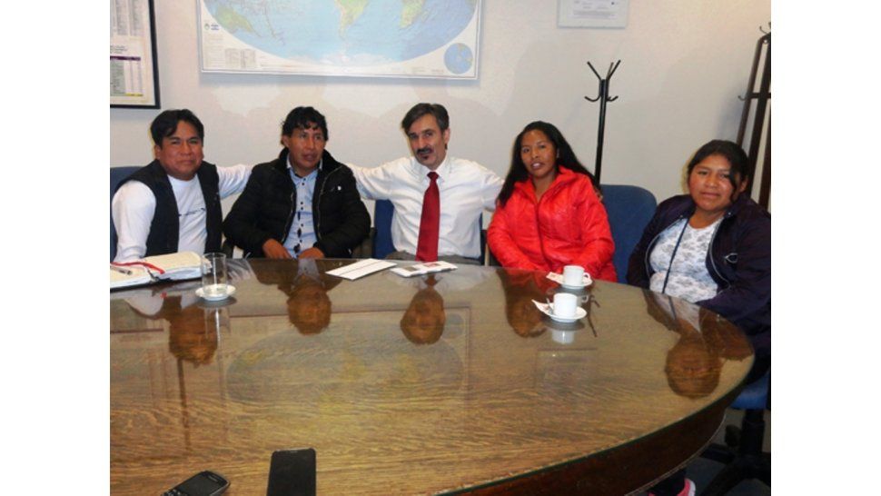 Mayoral con gente de Pirquitas
